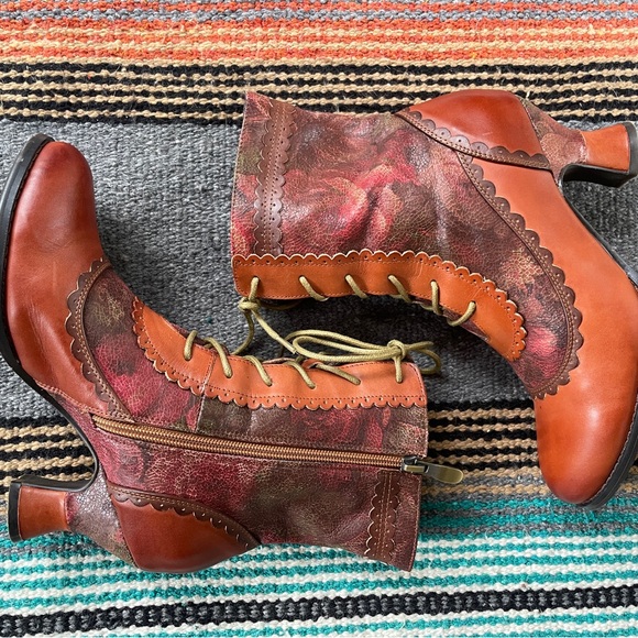 L'artiste Lace-Up Heeled Boots size 7 - Picture 4 of 7